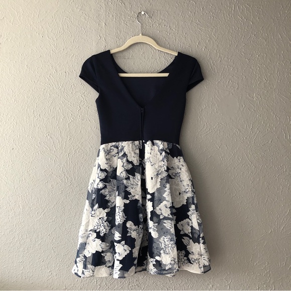 B. Darlin Navy Blue Floral Mini Dress - Size 1/2 - Picture 5 of 7